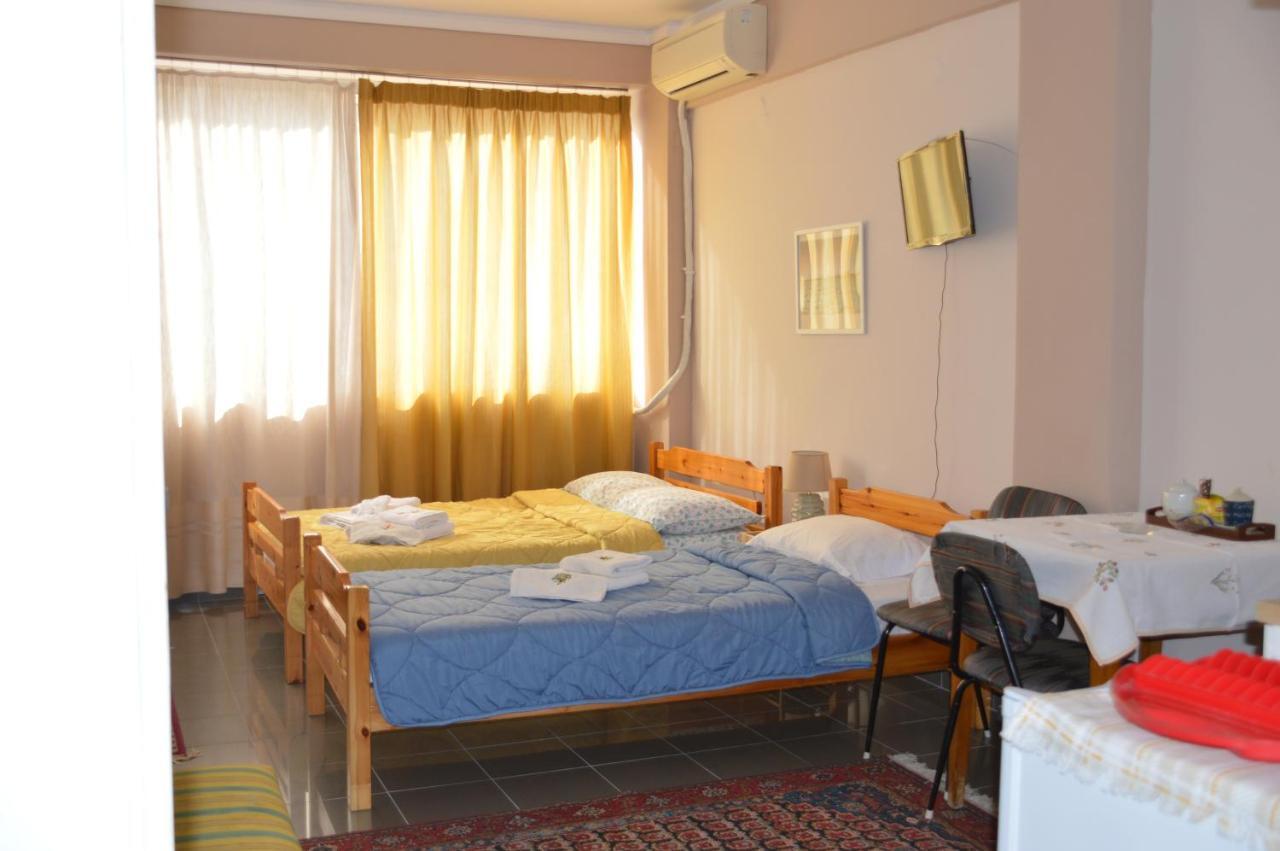 Eleni-Apartments Tesalonika Bagian luar foto