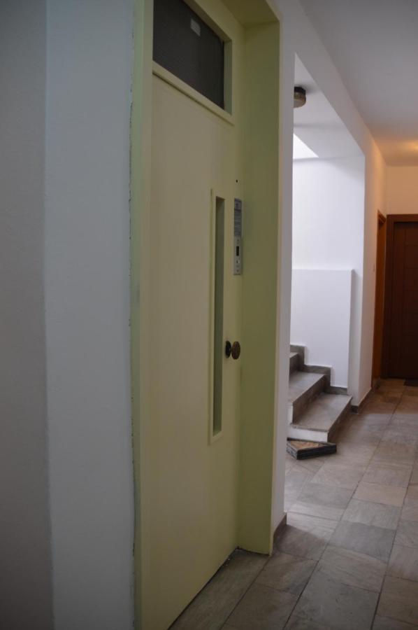 Eleni-Apartments Tesalonika Bagian luar foto